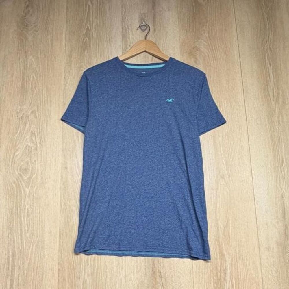 Hollister-co Men's Blue and Navy T-shirt